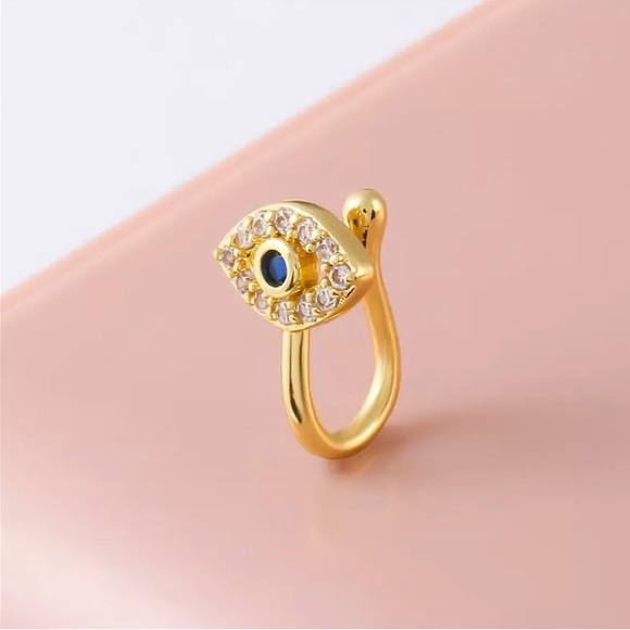⚜️𝟯𝟬%𝗢𝗙𝗙 𝗯𝘂𝗻𝗱𝗹𝗲𝘀 𝟯+⚜️ NEW CZ Evil Eye Fake Nose Ring - Picture 8 of 10
